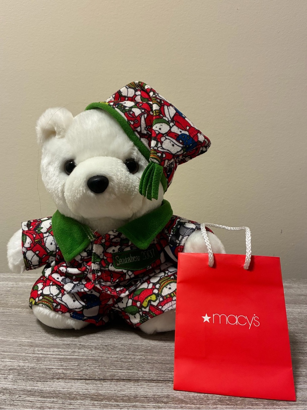 2007 Macy's Santabear White Plush with Paper Shopping Bag Christmas